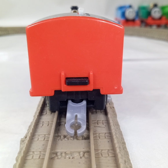 James Thomas & Friends Trackmaster Motorized Train 2013 Gullane - Picture 3 of 6